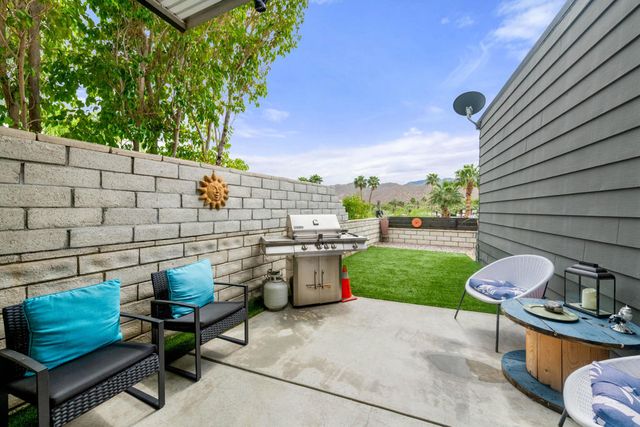 44 Country Club Drive, Palm Desert, CA 92260