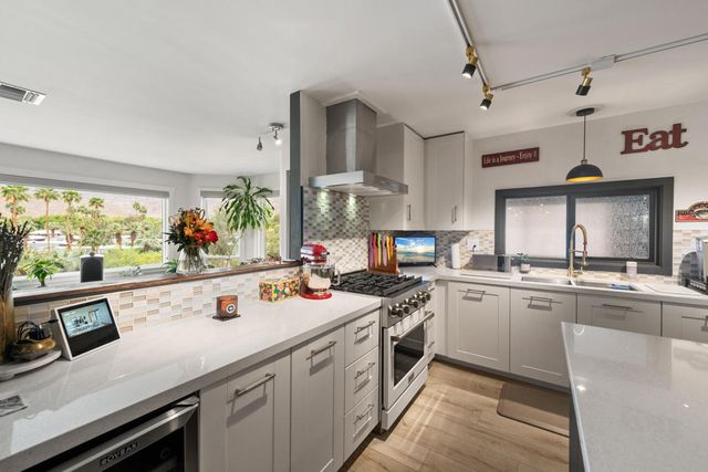 44 Country Club Drive, Palm Desert, CA 92260