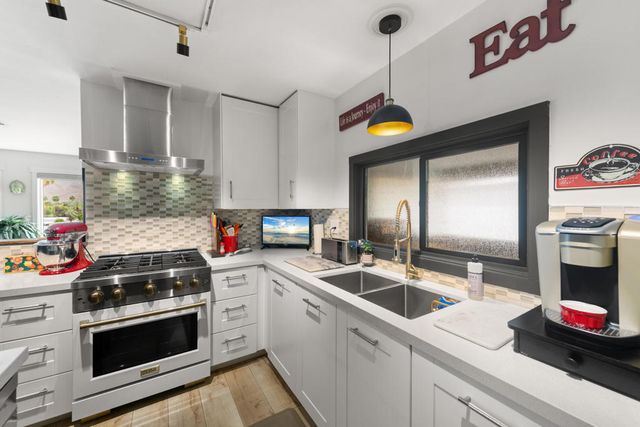 44 Country Club Drive, Palm Desert, CA 92260