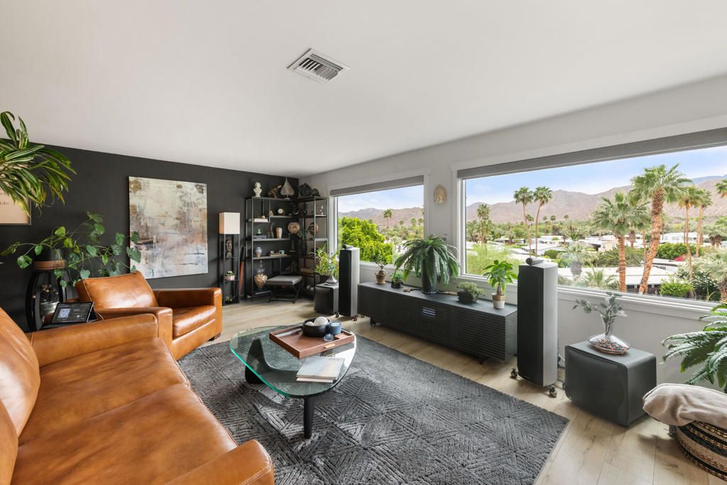 44 Country Club Drive, Palm Desert, CA 92260