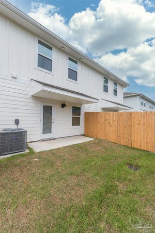 8706 Meadow Flower Ln, Pensacola, FL 32514