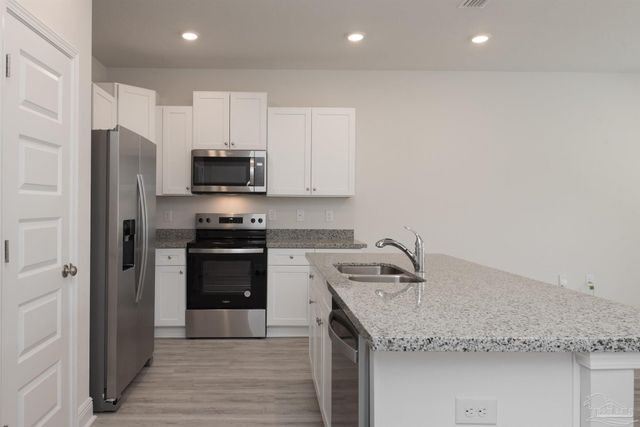 8706 Meadow Flower Ln, Pensacola, FL 32514
