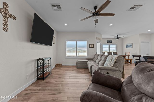 46130 W TROTTER Road, Wickenburg, AZ 85390