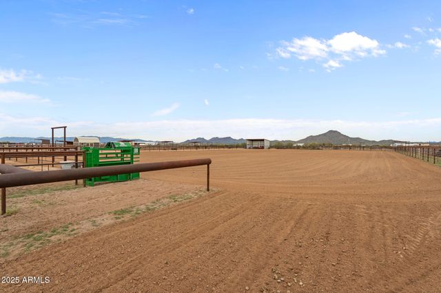 46130 W TROTTER Road, Wickenburg, AZ 85390