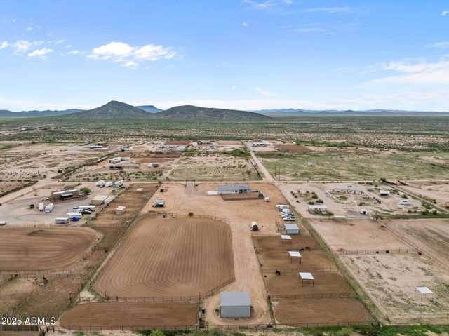 46130 W TROTTER Road, Wickenburg, AZ 85390