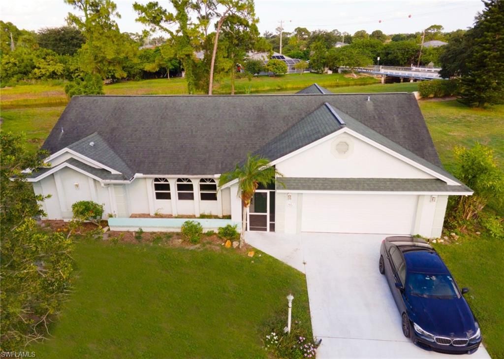 561 Foxcreek DR, LEHIGH ACRES, FL 33974 — photo 3