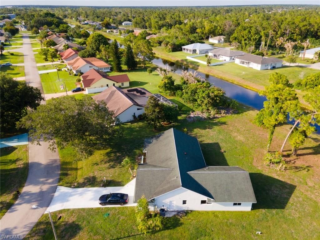 561 Foxcreek DR, LEHIGH ACRES, FL 33974 — photo 4