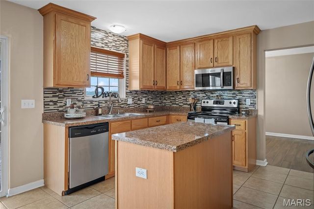 672 Berrywine Lane, Arnold, MO 63010