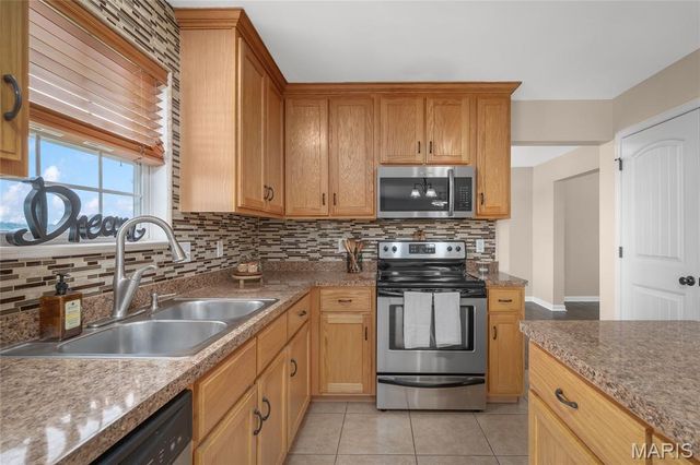 672 Berrywine Lane, Arnold, MO 63010
