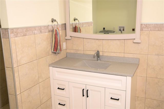 11715 N 51ST STREET, Tampa, FL 33617