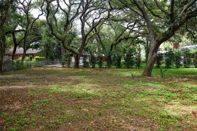 11715 N 51ST STREET, Tampa, FL 33617