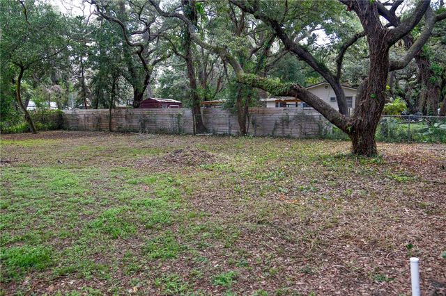 11715 N 51ST STREET, Tampa, FL 33617