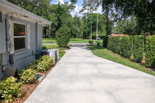 11715 N 51ST STREET, Tampa, FL 33617