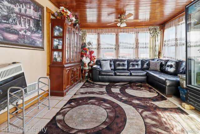 5834 Wayne Road, Romulus, MI 48174