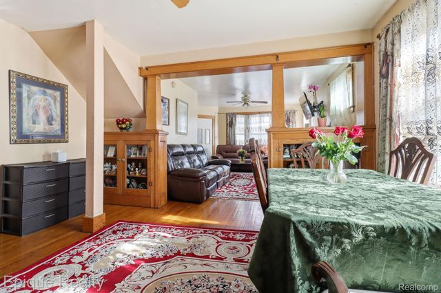 5834 Wayne Road, Romulus, MI 48174