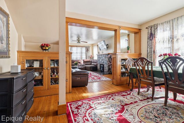 5834 Wayne Road, Romulus, MI 48174