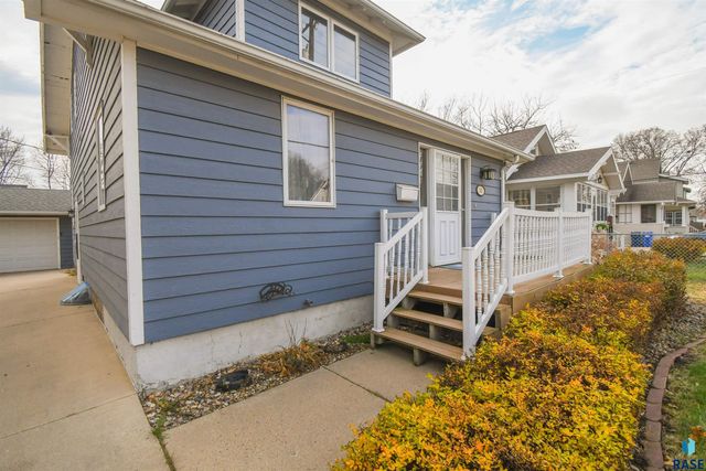 103 W 26th St Street, Sioux Falls, SD 57105