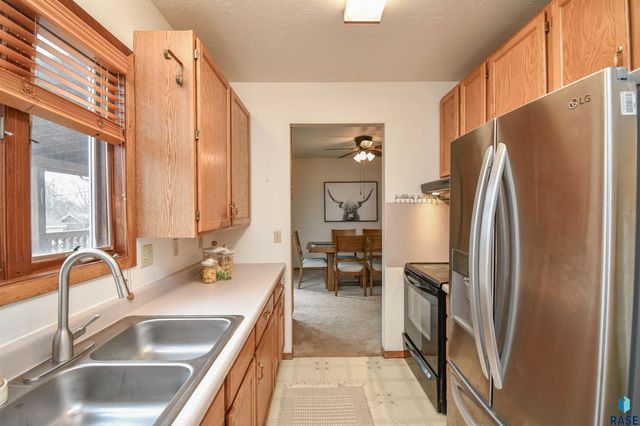 103 W 26th St Street, Sioux Falls, SD 57105