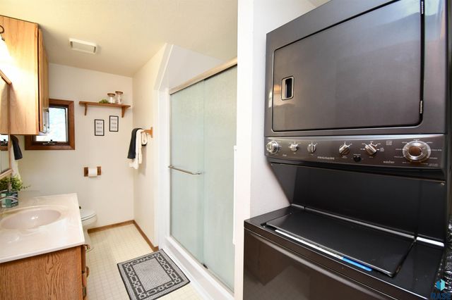 103 W 26th St Street, Sioux Falls, SD 57105