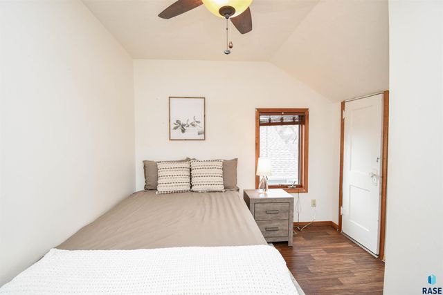 103 W 26th St Street, Sioux Falls, SD 57105