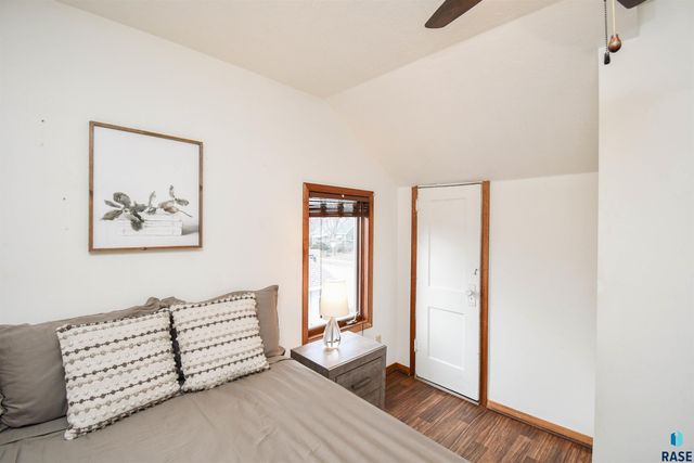 103 W 26th St Street, Sioux Falls, SD 57105