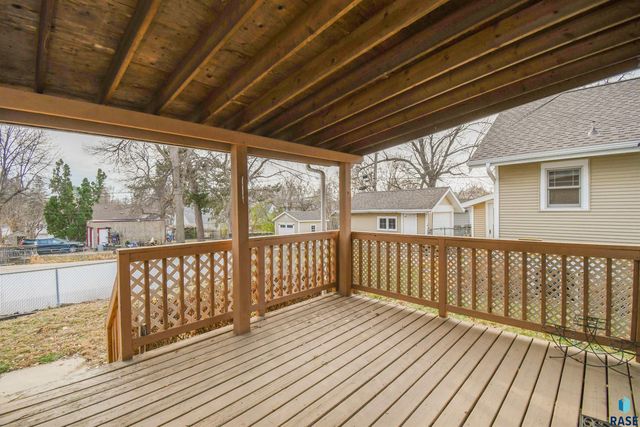 103 W 26th St Street, Sioux Falls, SD 57105