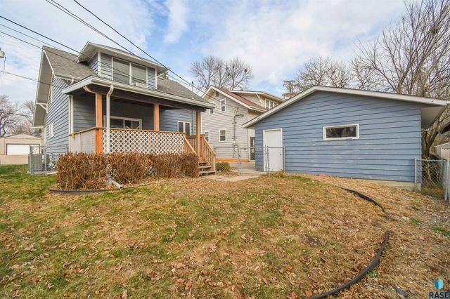 103 W 26th St Street, Sioux Falls, SD 57105