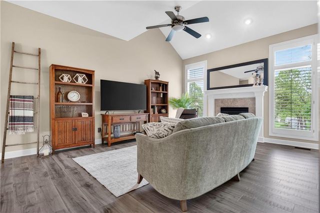 18224 153rd Street, Basehor, KS 66007