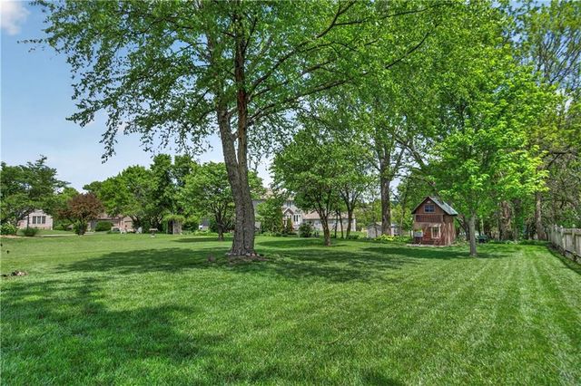 18224 153rd Street, Basehor, KS 66007