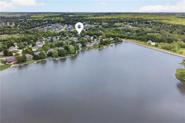 18224 153rd Street, Basehor, KS 66007