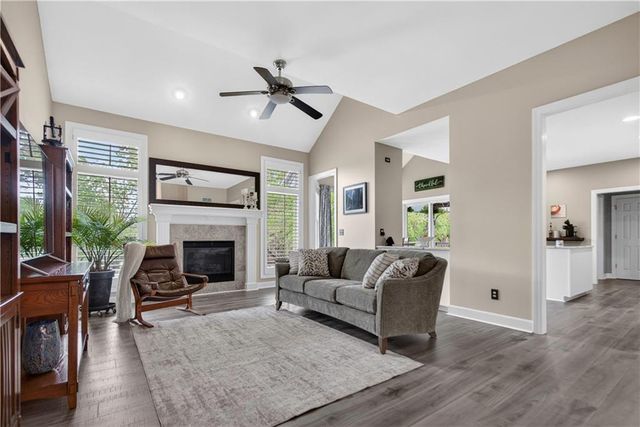 18224 153rd Street, Basehor, KS 66007