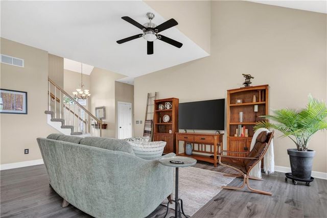 18224 153rd Street, Basehor, KS 66007