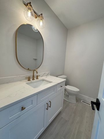 21 Josiah Path, Falmouth, MA 02540