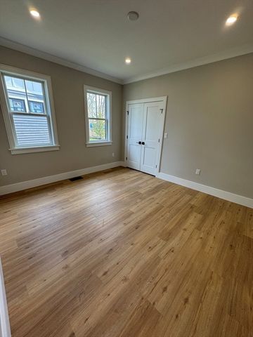 21 Josiah Path, Falmouth, MA 02540