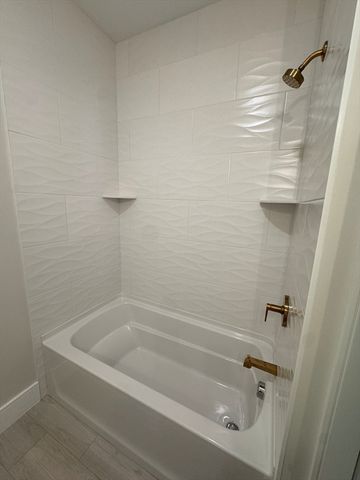 21 Josiah Path, Falmouth, MA 02540