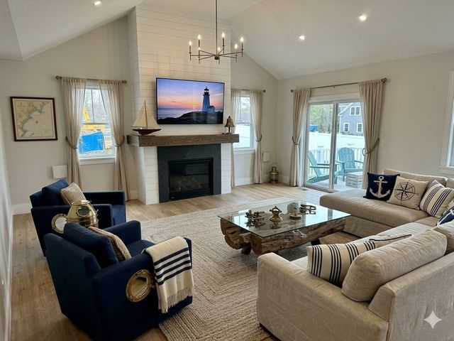 21 Josiah Path, Falmouth, MA 02540
