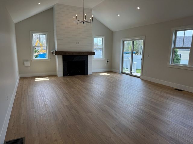 21 Josiah Path, Falmouth, MA 02540