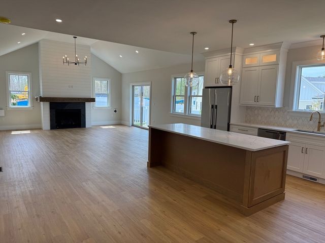 21 Josiah Path, Falmouth, MA 02540