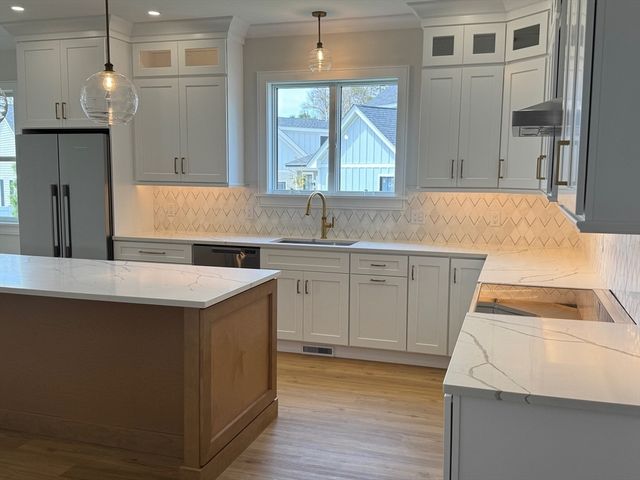 21 Josiah Path, Falmouth, MA 02540