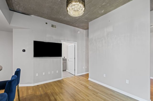 415 Church St Apt 1507, Nashville, TN 37219
