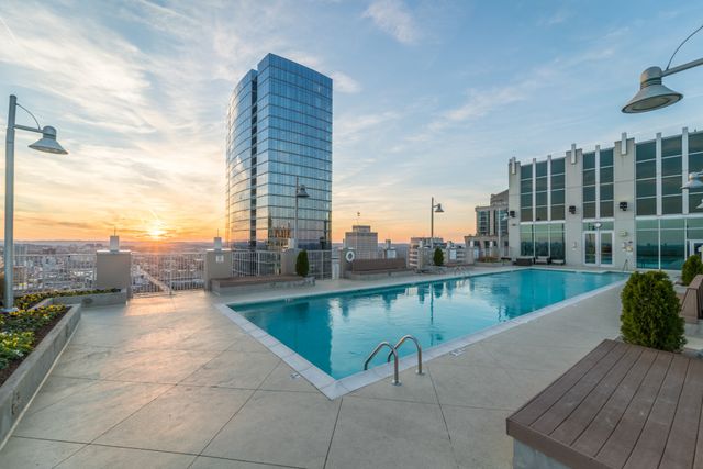 415 Church St Apt 1507, Nashville, TN 37219