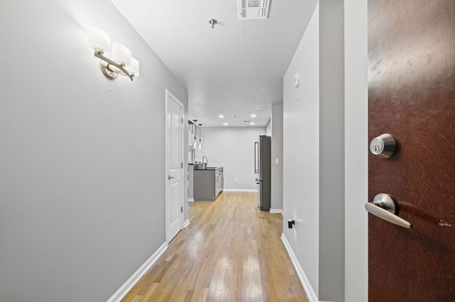 415 Church St Apt 1507, Nashville, TN 37219