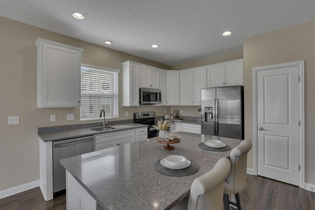 12482 Prairie View Drive NW, Pickerington, OH 43147