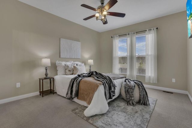 12482 Prairie View Drive NW, Pickerington, OH 43147