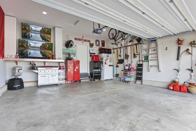 12482 Prairie View Drive NW, Pickerington, OH 43147