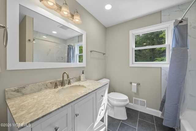 25 Cassville Road, Jackson, NJ 08527