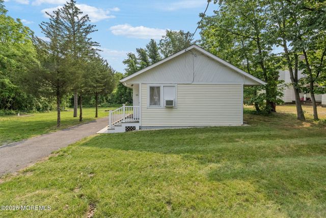 25 Cassville Road, Jackson, NJ 08527