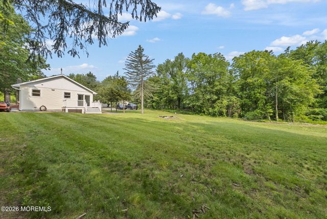 25 Cassville Road, Jackson, NJ 08527