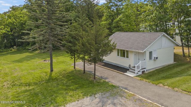 25 Cassville Road, Jackson, NJ 08527