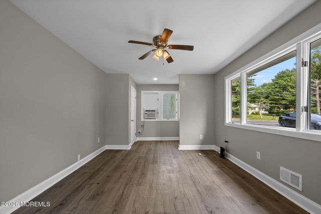 25 Cassville Road, Jackson, NJ 08527